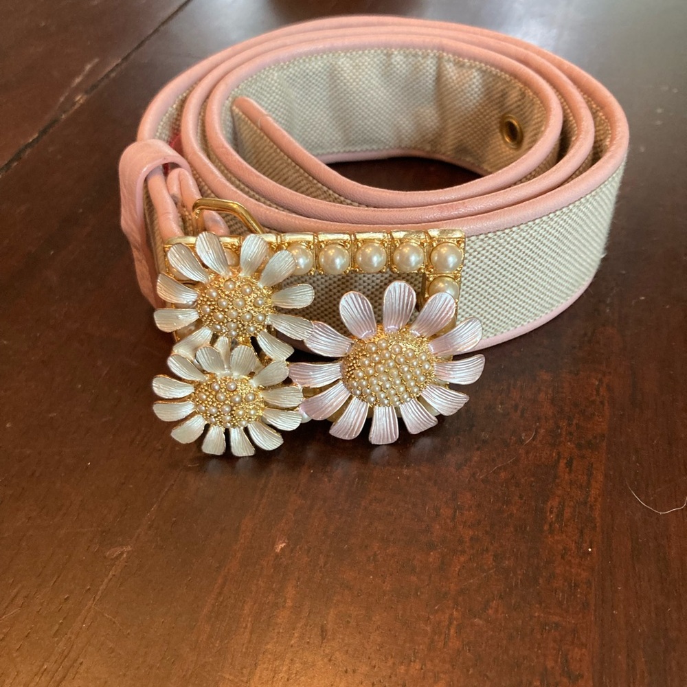 Lilly Pulitzer vintage and extremely rare daisy belt size small in